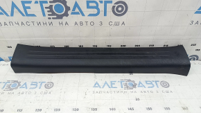 Накладка порога передняя левая Mazda CX-5 17-24 черная, царапины
