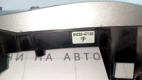 Кнопки управления на руле левые Toyota Prius 30 10-15 тип 2 с голосовой кнопкой, потерты, надлом крепления, надлом