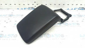 Подлокотник Mazda CX-5 17-25 кожа черная с коричневой строчкой, царапины, под чистку