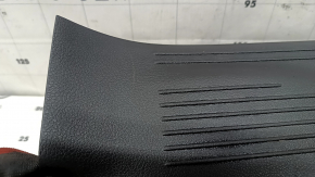 Накладка порога задняя левая Nissan Rogue 21-26 черная, царапины
