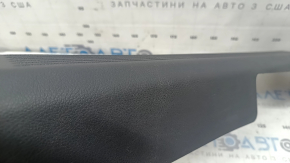 Накладка порога передняя правая Nissan Rogue 21-26 черная, царапины