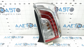 Фонарь правый Toyota Prius 30 13-15 рест, трещины в стекле, потерт