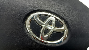 Подушка безопасности airbag в руль водительская Toyota Prius 30 10-15 черная, царапины, потерта, полез хром