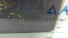 Стекло двери задней левой Toyota Prius 30 10-15 царапины