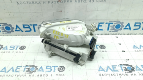 Поворотник правый Ford Escape MK3 17-19 рест, белый с птф, сломано крепление