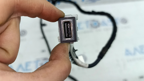 Hub USB Ford Escape MK3 17-19