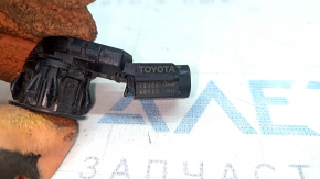 Парктроник заднего бампера Toyota Rav4 16-18 с кольцом
