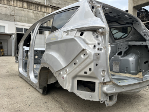 Четверть крыло задняя левая Ford Escape MK3 13-19 на кузове, серебро, вмятина