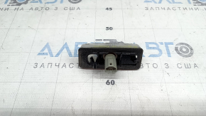 Подсветка номера двери багажника левая Toyota Rav4 16-18