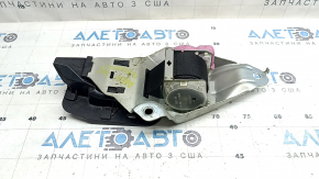 Ремень безопасности задний центральный Toyota Rav4 16-18 черный, hybrid