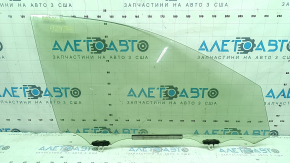 Стекло двери передней правой Toyota Rav4 13-18 царапины