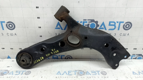 Рычаг нижний передний правый Toyota Rav4 13-18 ржавый, микротрещины