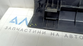Накладка порога передняя левая Toyota Rav4 13-18 черная, царапины, сломаны крепления