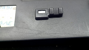 Кронштейн пола багажника Toyota Rav4 16-18 hybrid, царапины