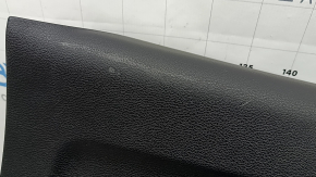 Обшивка двери багажника нижняя Jeep Grand Cherokee WL 22-26 черная, с плафонами, царапины