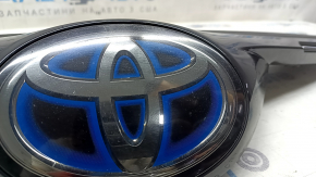 Решетка радиатора grill Toyota Rav4 16-18 hybrid с хром молдингами, с эмблемой под радар, с уплотнителем, сколы