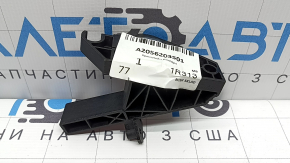 Кронштейн усилителя переднего бампера правый Mercedes C-class W205 15-21