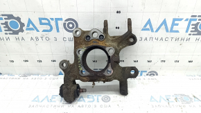 Puntea spate dreapta a unui Toyota Rav4 13-18 AWD este ruginită. Bucșa trebuie înlocuită.