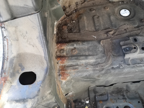 Корыто багажника Toyota Rav4 13-18 на кузове, ржавое