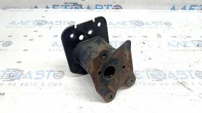 Клык усилителя заднего бампера правый Toyota Rav4 13-18 ржавый
