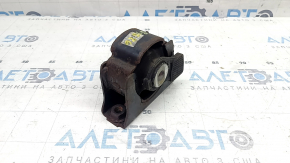 Подушка двигателя передняя Toyota Rav4 16-18 hybrid, ржавая