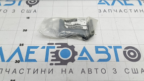 Крепление верхнего абсорбера переднего бампера правое Nissan Rogue 21-23