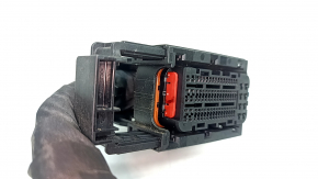 Фишка на блок ECU компьютер двигателя Kia Sportage 23-26 HEV красная