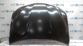 Capota unui Toyota Camry V70 din aluminiu, fabricată în 2018-2024, este goală. Colțul este îndoit.