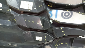 Решетка радиатора grill в сборе Kia Sportage 23-25 структура, треснута, отсутствуют фрагменты