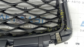 Решетка радиатора grill Infiniti QX50 19-25 под камеру, голая, без молдинга и эмблемы, надломана, трещины, сломаны крепления