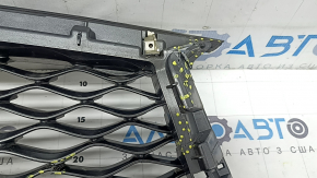 Решетка радиатора grill Infiniti QX50 19-25 под камеру, голая, без молдинга и эмблемы, надломана, трещины, сломаны крепления