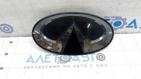 Эмблема решетки радиатора grill Infiniti QX50 19-25 под дистроник, песок, сломаны крепления