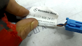 Коленный подпор пассажирского сиденья Mercedes H247 GLA 20-26 кожа черная, с подогревом
