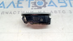Плафон подсветки водительского сиденья Mercedes H247 GLA 20-26
