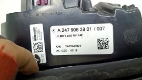 Фонарь внутренний дверь багажника левый Mercedes H247 GLA 20-23 LED, разбито стекло