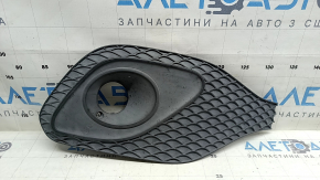Grilă bară față dreapta Mercedes H247 GLA 20-23 sub proiectoarele de ceață, plastic decolorat, denivelare