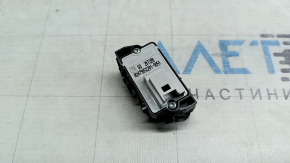 Кнопка центрального замка передняя левая Mercedes H247 GLA 20-26