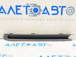 Вставка в боковую решетку переднего бампера правая VW Jetta 15-18 USA без птф