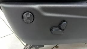 Водительское сидение Jeep Grand Cherokee WK2 17-20 с airbag, электро, кожа черное с красной строчкой, подогрев, перфорация, Trailhawk, примято, потерто