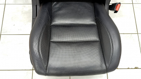 Пассажирское сидение Jeep Grand Cherokee WK2 17-20 с airbag, электро, кожа черное с красной строчкой, подогрев, перфорация, Trailhawk, царапины на накладке спинки