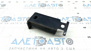 Кронштейн крюка переднего бампера левый Jeep Grand Cherokee WK2 12-22