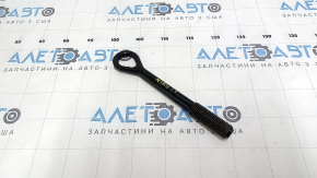 Буксировочный крюк Kia Niro 17-22 погнут