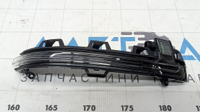 Повторитель поворота правого зеркала BMW X7 G07 19-26