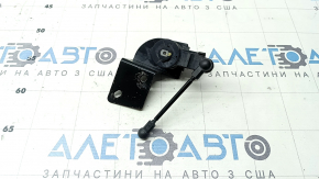 Датчик положения кузова передний правый Jeep Grand Cherokee WK2 11-22 с тяжкой