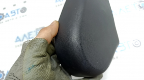 Накладка боковая пассажирского сиденья левая Honda Insight 19-22 черная, побелел пластик, сломано крепление, царапины