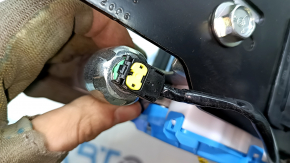 Centura de siguranță spate stânga pentru Subaru Forester 19- SK, neagră, care s-a desprins