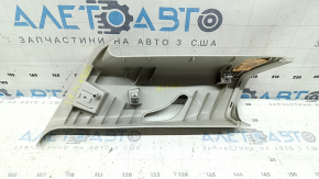 Накладка задней стойки перед форточкой левая Dodge Journey 11-20 под 3 ряда сидений, серая, царапины