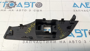Накладка управления стеклоподъемником задним правым Toyota Rav4 19-24 структура, сломаны крепления