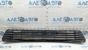 Нижняя решетка переднего бампера Toyota Camry v50 12-14 usa LE XLE, треснута
