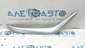 Молдинг заднего бампера левый Kia Niro 17-19 HEV серебро, сломано крепление, тычки